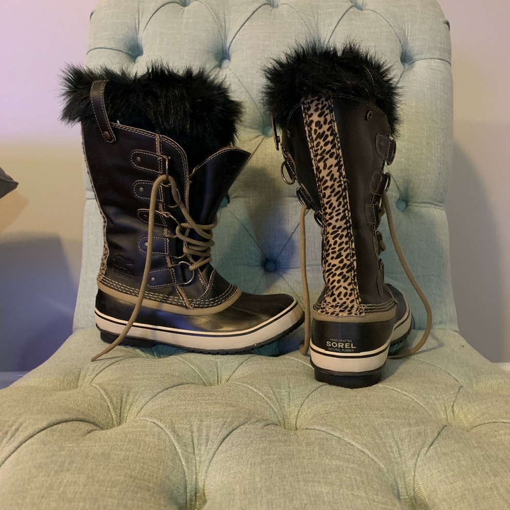 Snow boots